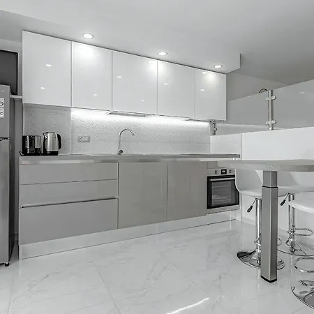 Luxury White In Playa Americas Apartamento *